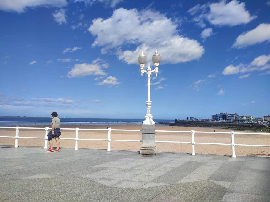 178A Mar De Gijon Apto Con Vistas Luaran gambar